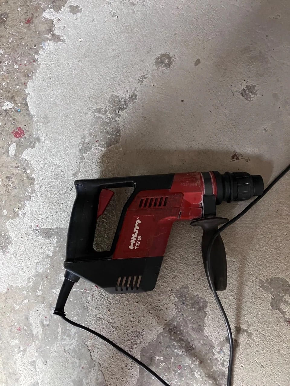 Příklepová vrtačka